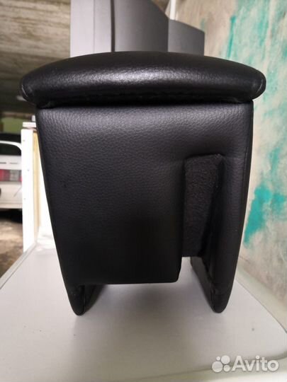 Подлокотник на hyundai solaris 2