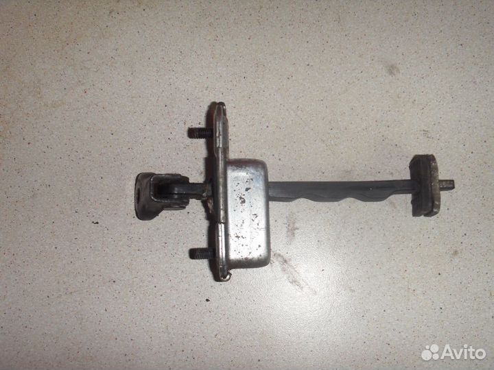 Ограничитель двери 793902L000 Hyundai i30 (GD)