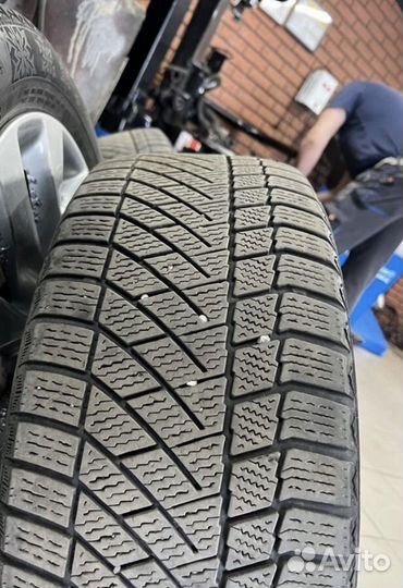 Continental ContiVikingContact 6 215/55 R17