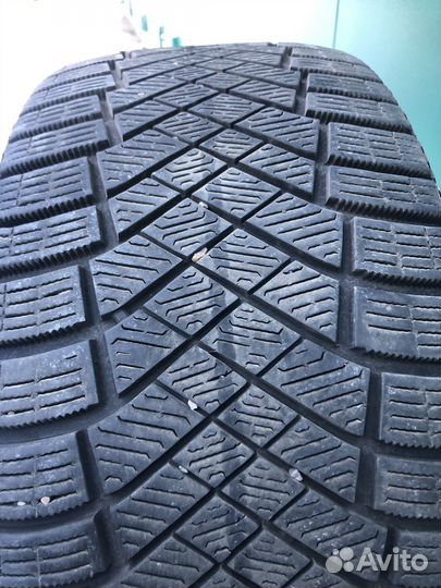 Pirelli Ice Zero 235/45 R18