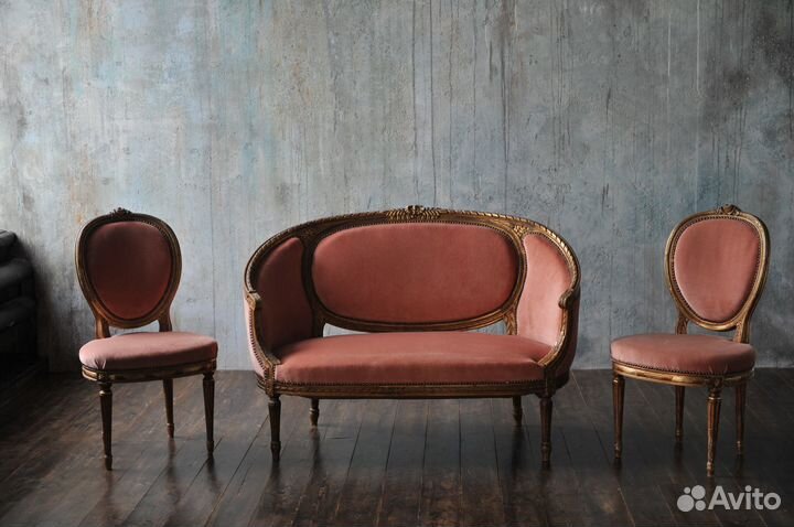 Продается антикварный гарнитур 19 века Франция