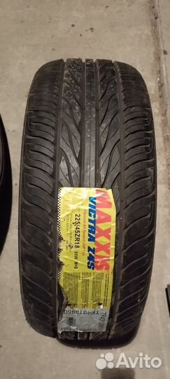 Maxxis MA-Z4S Victra 225/45 R18 95W