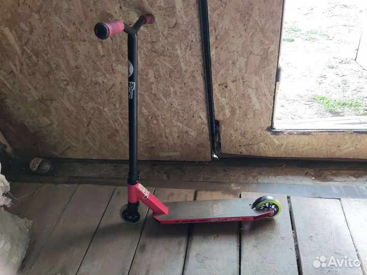Трюковой самокат tech team duker 202