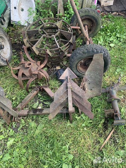 Два мотоблока с прицепом и навесными