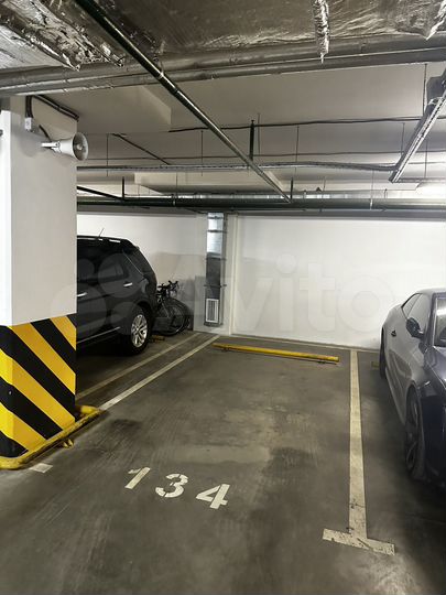 Машиноместо, 14 м²