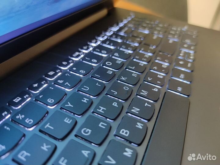 Ноутбук игровой Lenovo / IPS / MX150