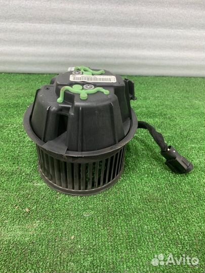 Моторчик печки Renault Logan седан 1.6 K7MC697 (84