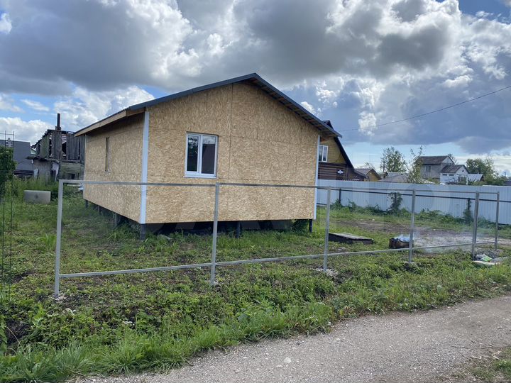 Дом 54 м² на участке 5 сот.