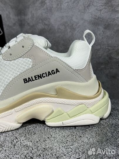 Женские кроссовки Balenciaga Triple S White