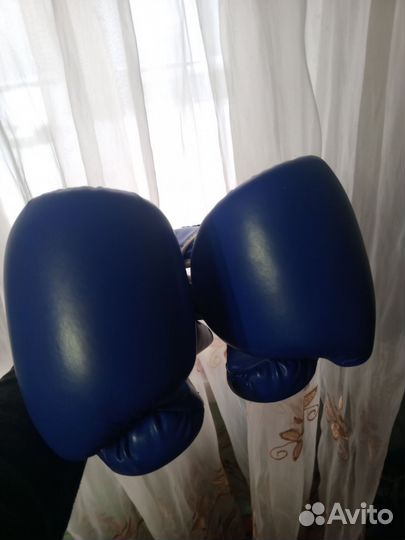 Боксерские перчатки
