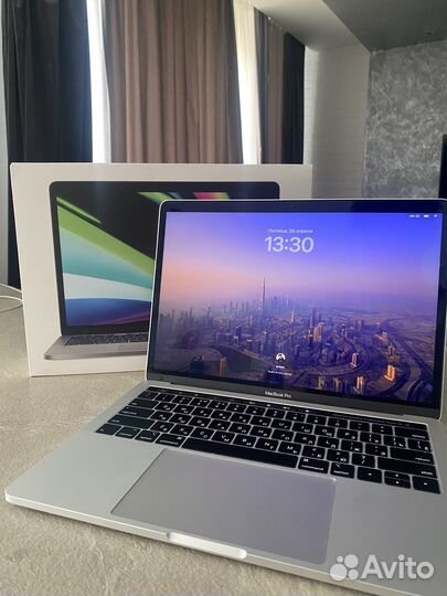 Apple MacBook Pro 13 2019 touch bar