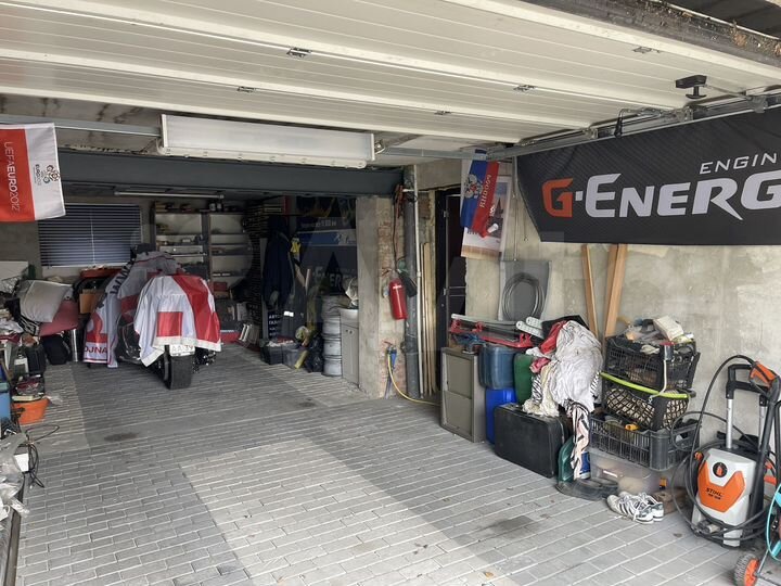 Гараж, > 30 м²