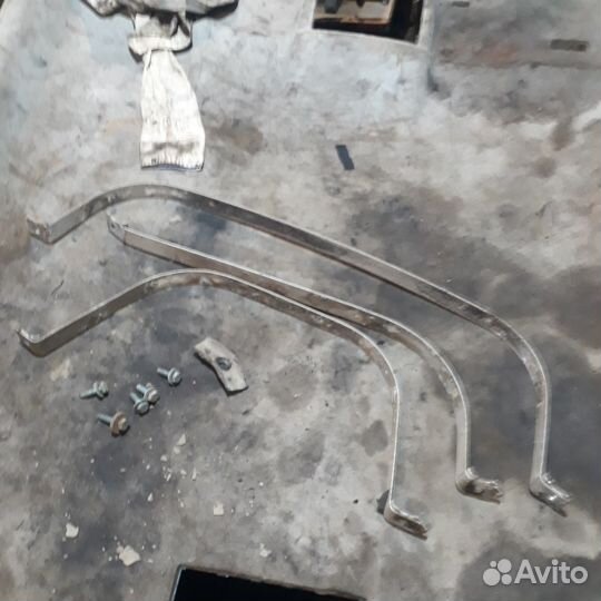 Крепления бензобака Ауди А4Б5 Фольксваген пассатб5