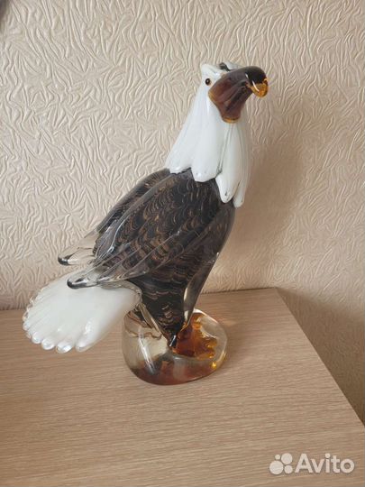 Статуэтка птицы из стекла