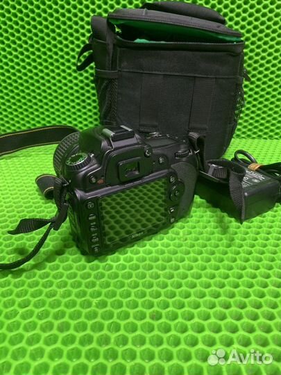 Зеркальный фотоаппарат Nikon D90