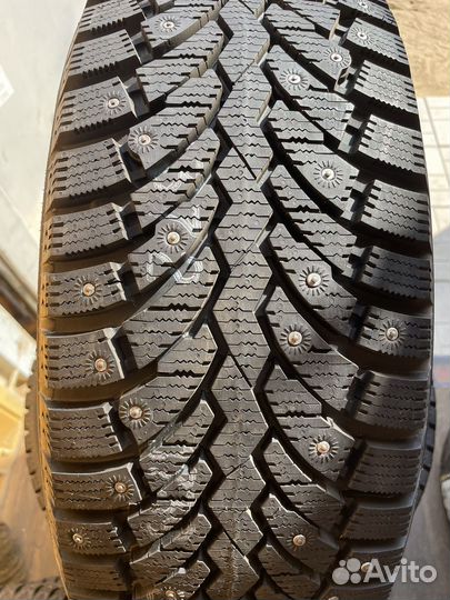 Pirelli Formula Ice 215/55 R17 98T