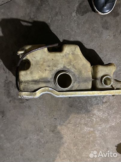 Бачок стеклоомыватель BMW e32 7 серия 61 67 1379 5