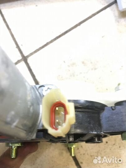 Стеклоподъемник задний правый Kia Rio 4 G4FG 2019