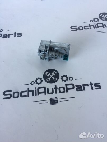 Блокиратор руля Mercedes w212 W204 A2045458132