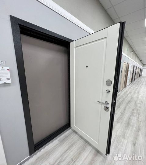 Входная дверь