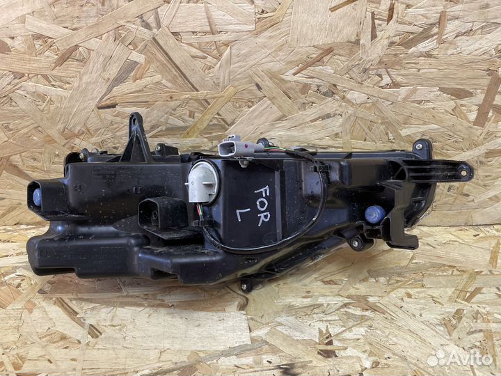 Указатель поворота, левый Toyota Fortuner 2