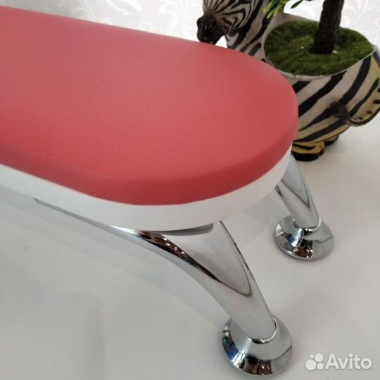 Подставки для маникюра на хромированных ножках