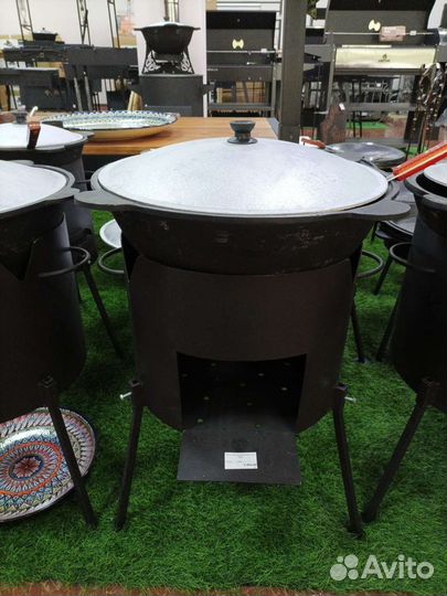 Казан чугунный с печкой