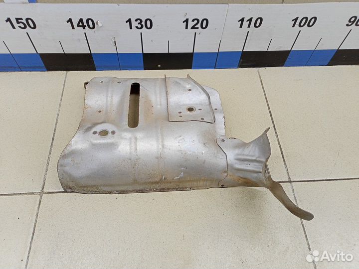 Экран тепловой Avensis II 2003-2008