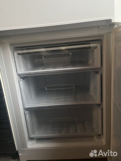 Холодильник indesit