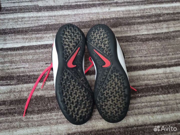 Сороконожки nike phantom 36 размер