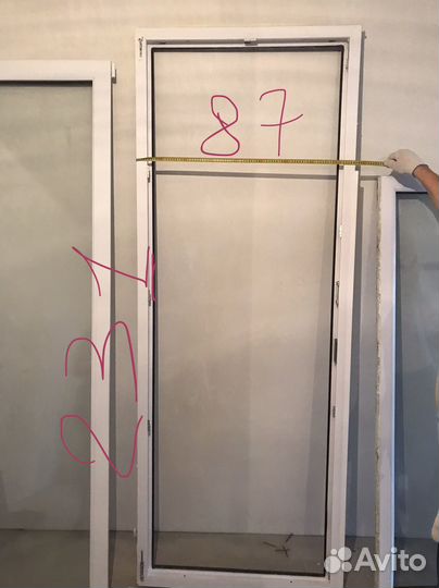 Окно (пакет) и Пластиковая дверь с новостройки