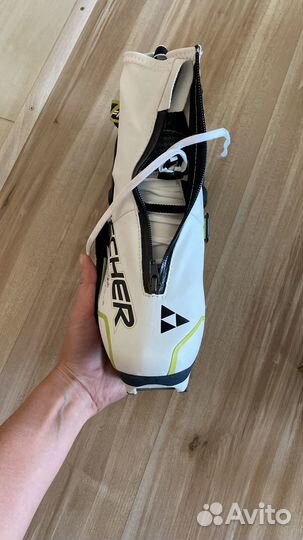 Продам лыжные ботинки