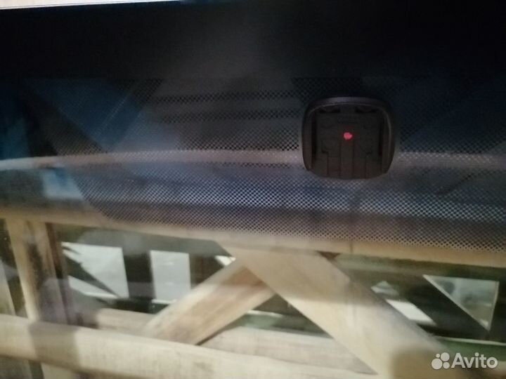 Стекло лобовое Шевроле Нива. С пластик держателем