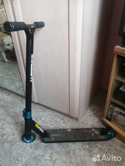 Трюковой самокат reaction