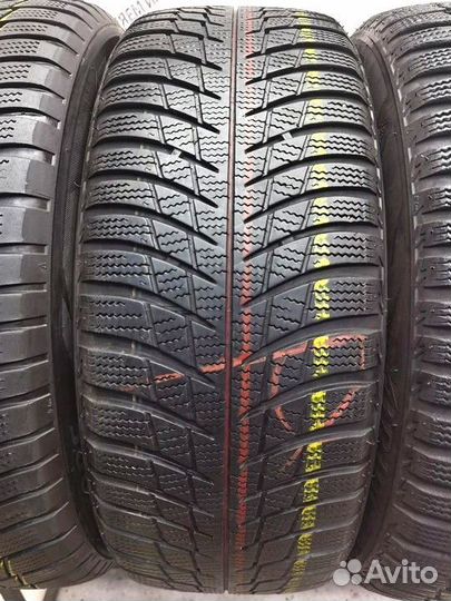Bridgestone Blizzak LM-001 215/55 R17 94V