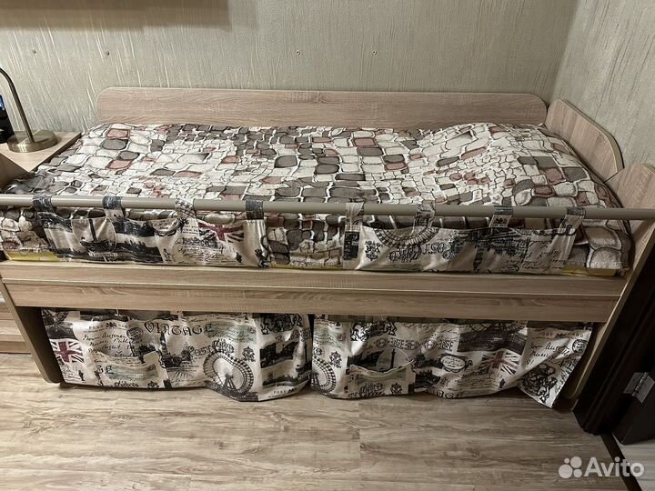 Двухъярусная кровать