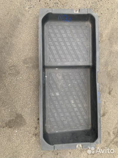 Ванна пол багажника volvo v70 2 00-05 оригинал