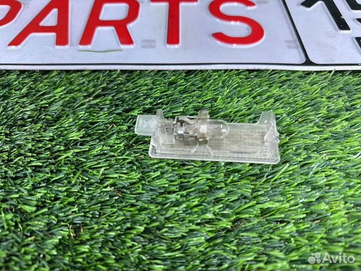 Плафон подсветки салона Bmw 7 E66 N62B48 2005