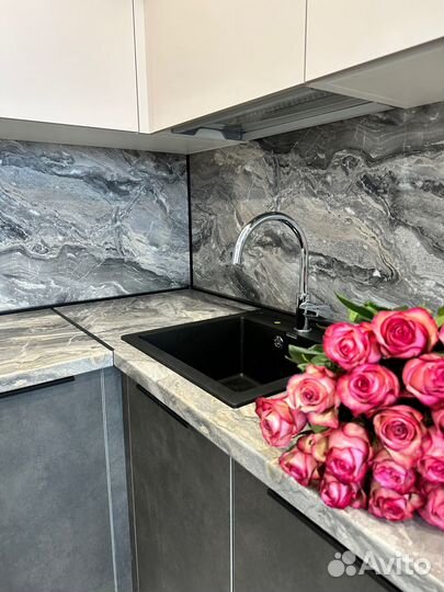 Кухня на заказ с доводчиками в Челябинске