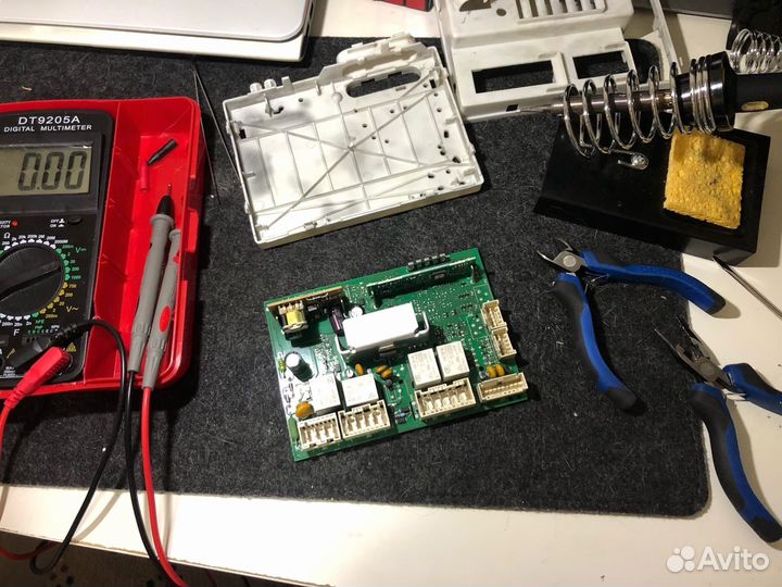 Ремонт стиральных машин / Ремонт холодильников