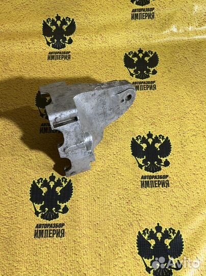 Кронштейн двигателя левый Quoris 3.8 2015