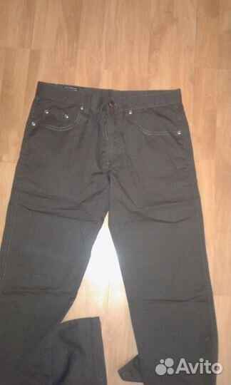 Фирменные джинсы
