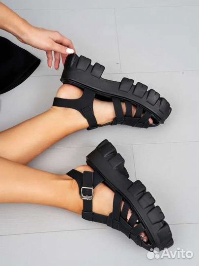 Босоножки женские 38 размер новые