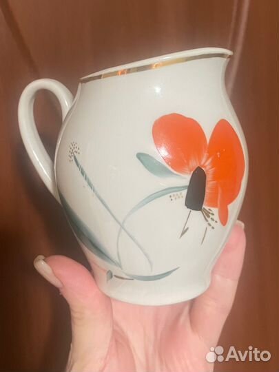 Молочник из сервиза «Маки». Завод «Пролетарий»