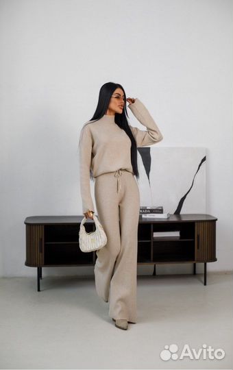 Бежевый костюм