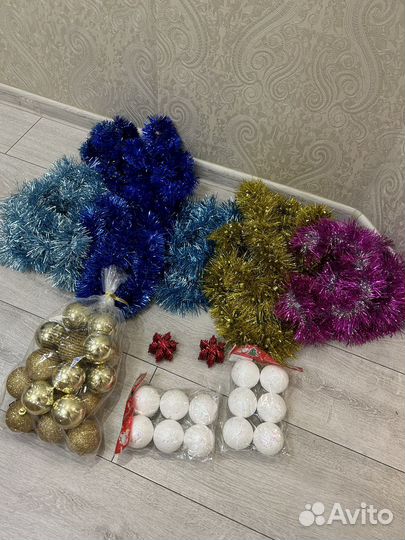 Новогодние игрушки (мишура, шары)