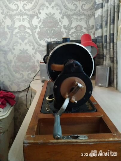 Швейная машина