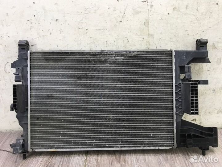 Радиатор двс Opel Astra J A18XER