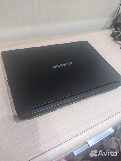 Игровой ноутбук Gigabyte G5 KC