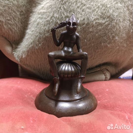 Бронзовый колокольчик